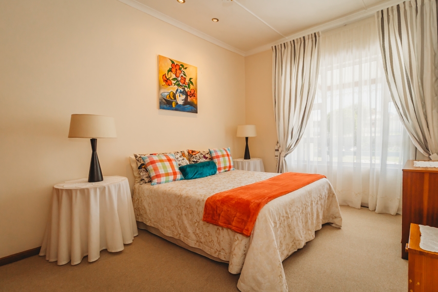 5 Bedroom Property for Sale in Denneoord Western Cape